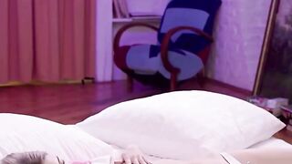 Eva Elfie's Natural Blonde Babe Goes Raw