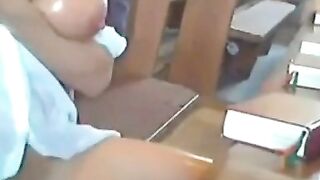 Tetotas de Dios: Chica Amateur con Tetas Grandes Se Masturba y Eyacula