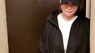 Busty Pizza Delivery Girl Gets A Raw Surprise