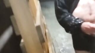 Fata Spala Penisul Baiatului la Spalatorie Auto