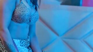 Naughty Bhabhi: Hot Indian MILF Homemade Sex Scene