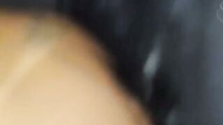 Brunette Latina Ama Boquete no Glory Hole com Gozada na Boca