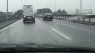 Die unbefriedigte Nachbarin fickt fremd