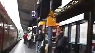 Die unbefriedigte Nachbarin fickt fremd