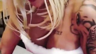 Cindi Loo's Steamy Christmas Anal Encounter