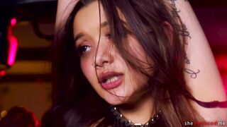 She Seduced Me: 50 Shades of Red Teens Bdsm -