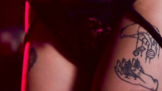 She Seduced Me: 50 Shades of Red Teens Bdsm -