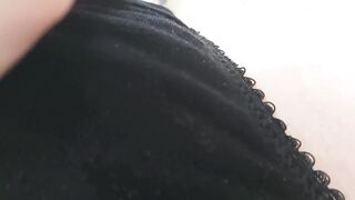 Bushy Snatch Hand Job to Squirt