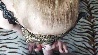 Deep soak fellatio from beauty blonde.