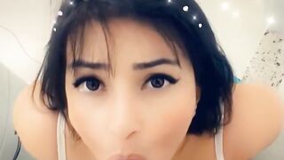 Brunette Latina Gives BBC Blowjob to Pizza Guy