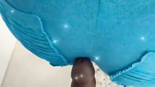 Brunette Latina Gives BBC Blowjob to Pizza Guy