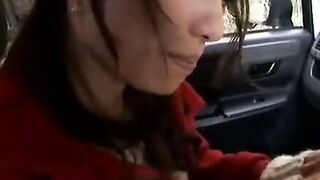 Hot Japanese Brunette GF Enjoes Outdoor Sex With Her Man