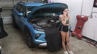 Lexa Jos Delivers a Roadside Facial