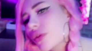 Romantic Close-Up Head With Slobbery Throat and Creampie