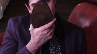 Jack Hunter Tastes Killian Knox's Sexy Feet