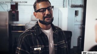 Creepy Repairman Fucks Freshly Divorced cougar Sovereign Syre