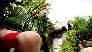 FIT 18 YEAR OLD PASSIONATE BANGED! AND FACIALIZED NEAR THE OUTDOORS POOL.