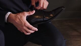 Jack Valor Worships Feet of Muscular DILF Jax Thirio