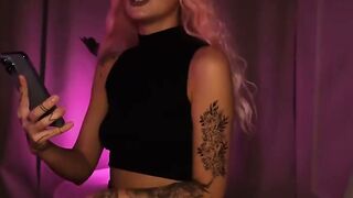 Cute amateur alt chick pays debts with sloppy footjob on homemade xxx!