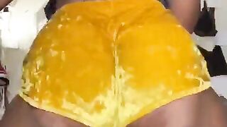 TITTIES BELLY & BUTT KITTY KASH TWERKING AND WIRKINGBHER THICK
