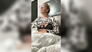 Stepmom Fantasizes about getting Bj from and Fucking Stepson