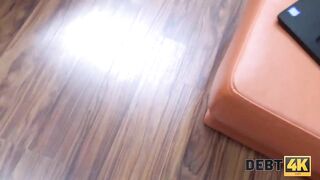 DEBT4k. Thoughtless Women avoids problems practicing sex with the landlord