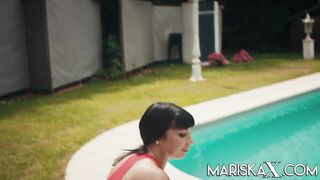 MARISKAX Valentina Ricci and Mariska Fucking Poolside